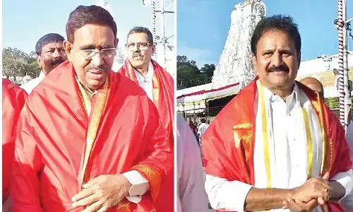 Minister Narayana offers prayers at Tirumala