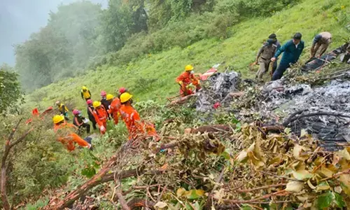 Maharashtra, Bengal CMs express grief over Uttarakhand helicopter crash
