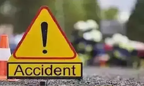 Two injured in car and bike collision at Atmakur in Nellore