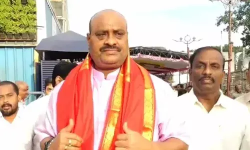 Minister offers prayers at Tirumala