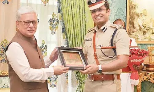 CP receives Red Cross award from Governor