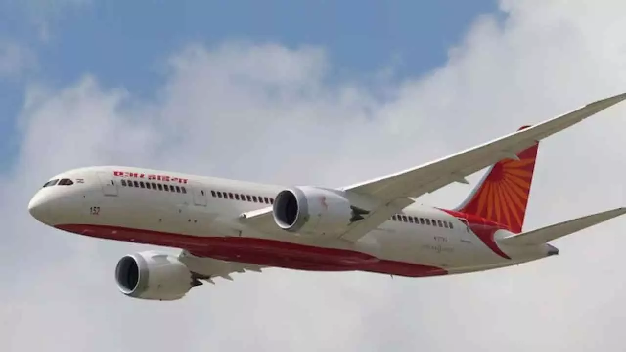 2 India-bound Dreamliners make U-turn 2 India-bound Dreamliners make U-turn