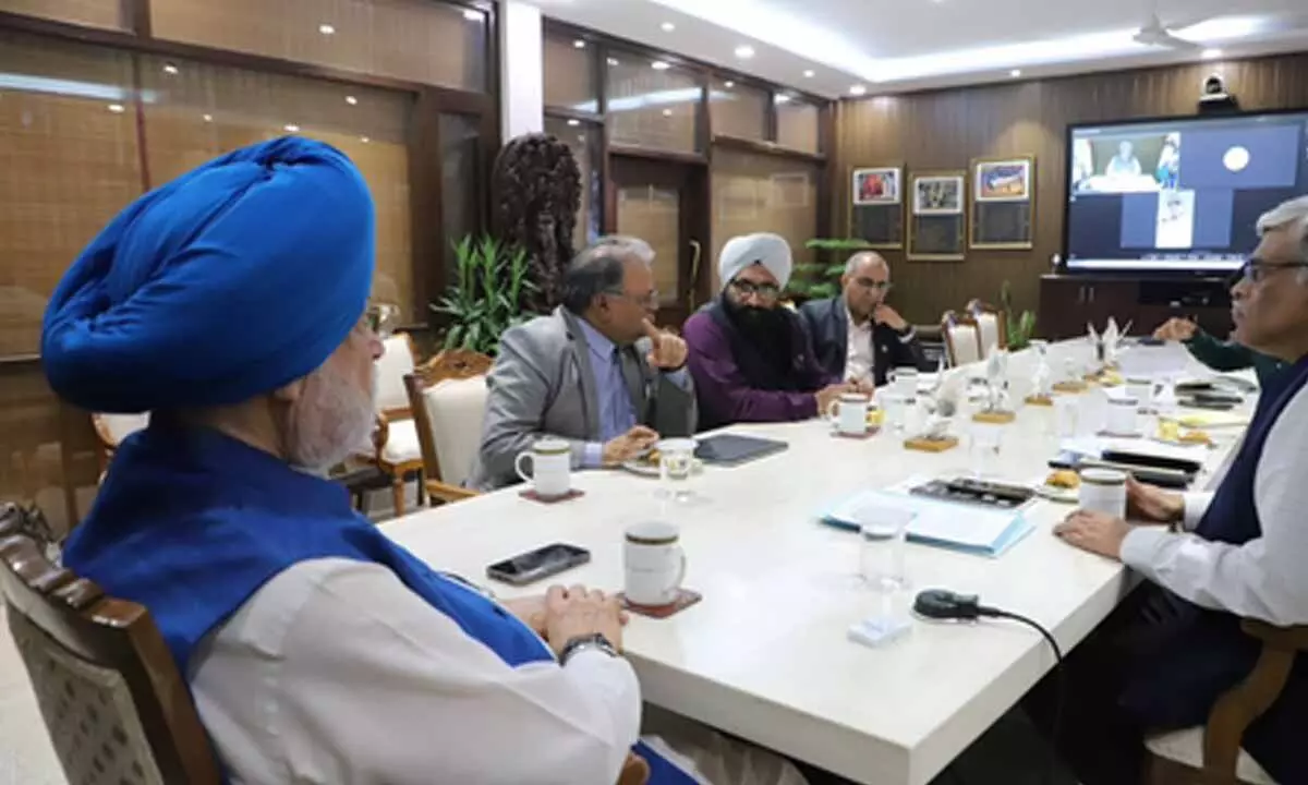 ONGC gas leakage: Hardeep Puri reviews ‘well control’ activities ONGC gas leakage: Hardeep Puri reviews ‘well control’ activities