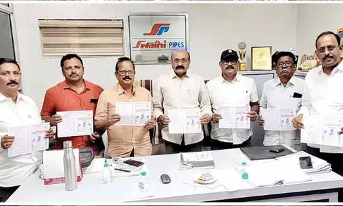 Pratibha Puraskarams to Padmasali students