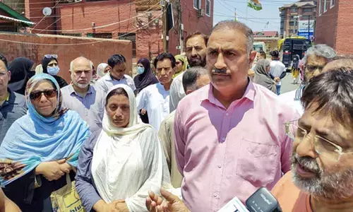 India relocates students in Iran