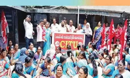 Anganwadi workers protest demanding inclusion of welfare schemes