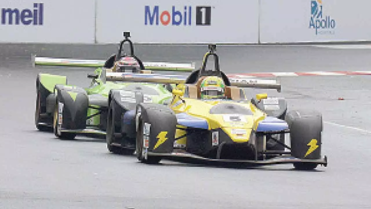 ACB intensifies Formula E probe, seeks access to KTR’s devices ACB intensifies Formula E probe, seeks access to KTR’s devices