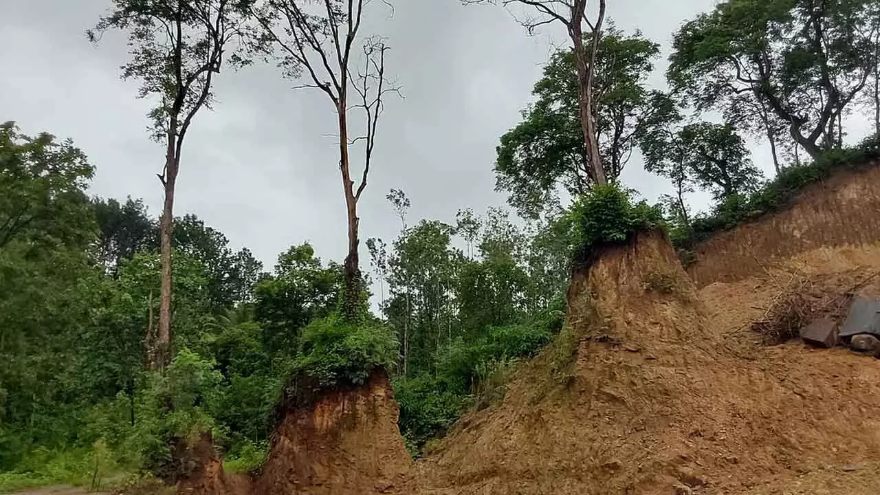 Illegal mining near Harangi Dam poses threat