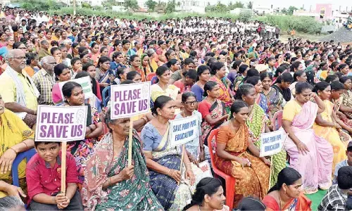 SC panel receives petitions from Kolleru people