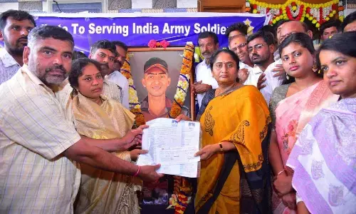 State Govt extends Rs 50L support to martyr Murali Nayak’s family