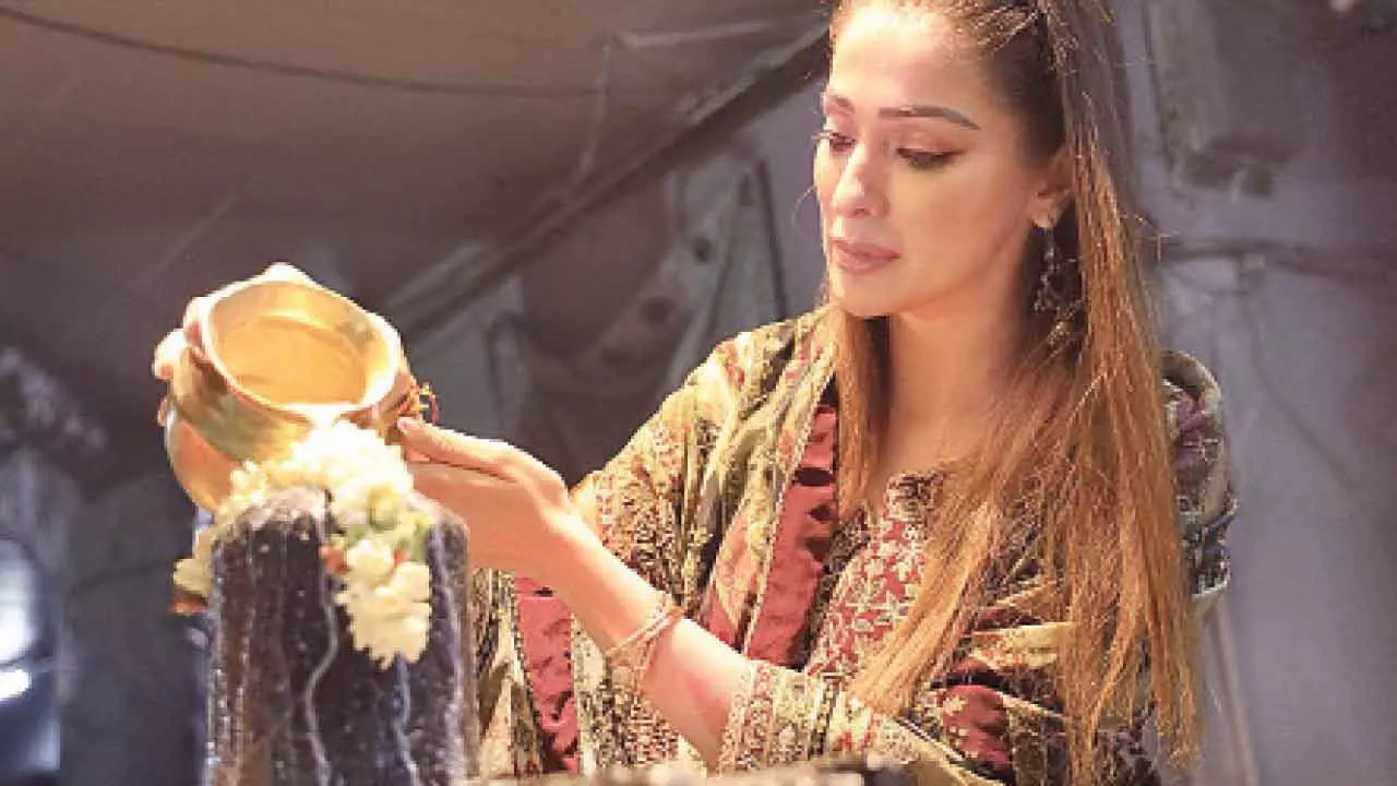 Raai Laxmi offers prayers at Shivoham Shiva temple in her quest for inner peace Raai Laxmi offers prayers at Shivoham Shiva temple in her quest for inner peace