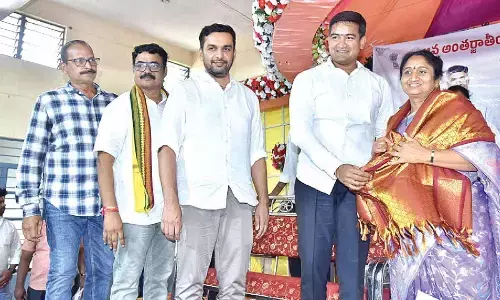 Yogandhra attracting global attention: Savitha