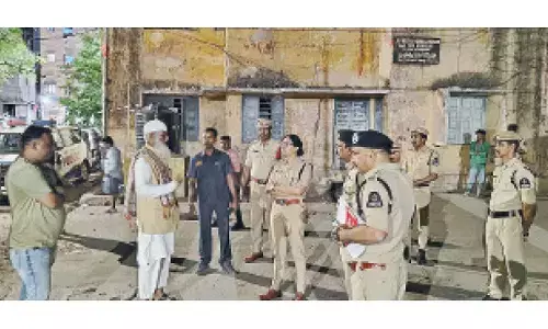 Police conduct cordon and search operations in Begumpet