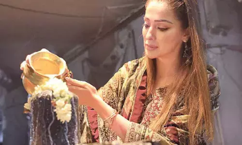 Raai Laxmi offers prayers at Shivoham Shiva temple in her quest for inner peace