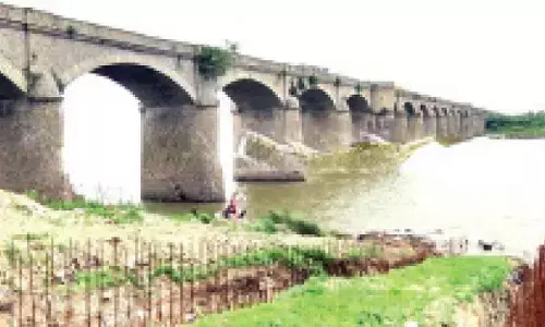 Centuries-old Nizam-era bridge over Bhima river faces collapse