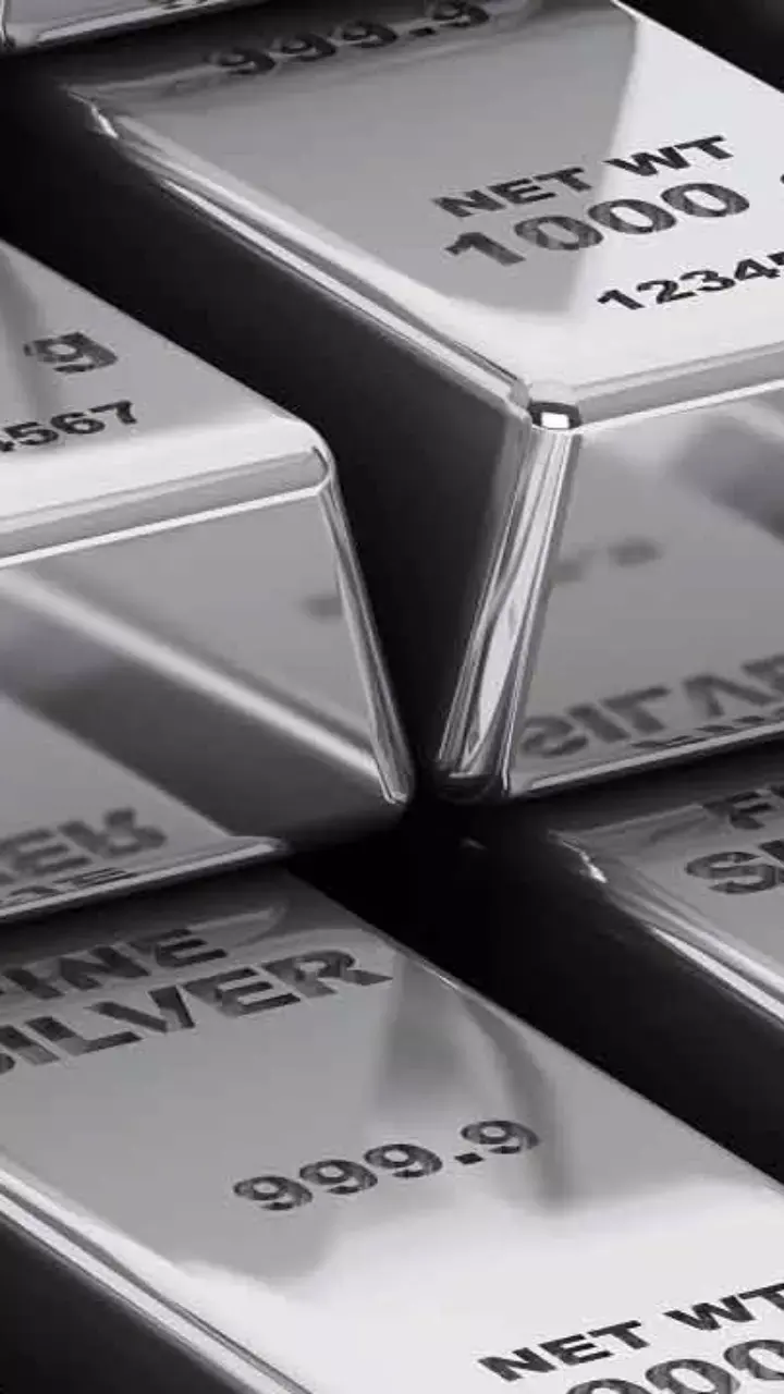 Silver Rate in Hyderabad Today (12 November 2025): Price Rises to ₹173 per Gram Silver Rate in Hyderabad Today (12 November 2025): Price Rises to ₹173 per Gram