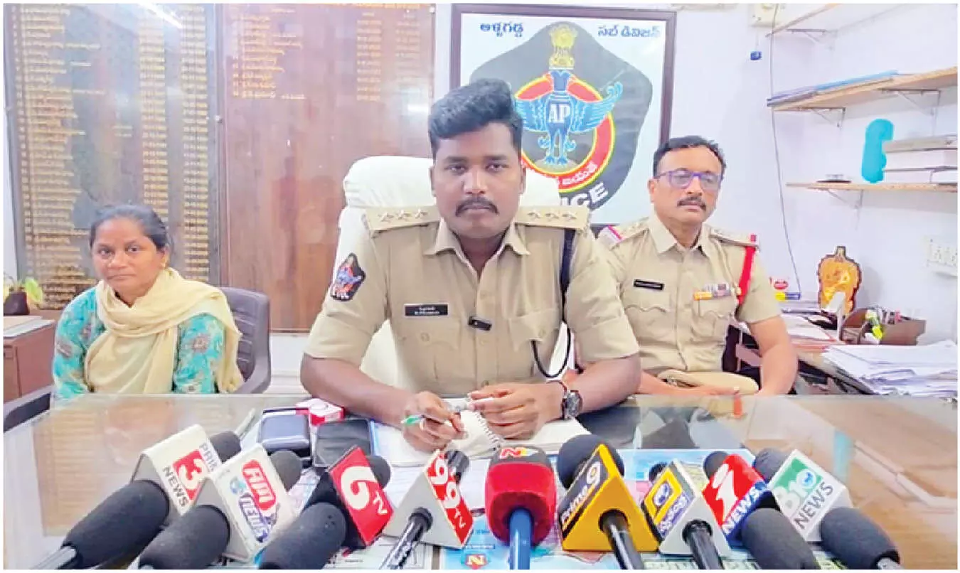 Nandyal police rescue woman stranded in Muscat Nandyal police rescue woman stranded in Muscat
