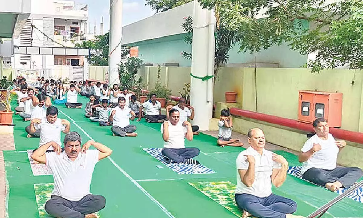 Kurnool APPCB holds Yoga session ahead of Int’l Yoga Day Kurnool APPCB holds Yoga session ahead of Int’l Yoga Day