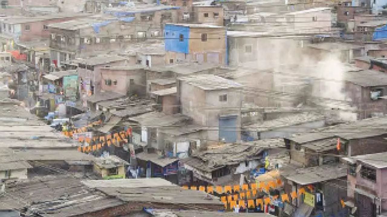 Govt to study Dharavi model for slum redevelopment Govt to study Dharavi model for slum redevelopment