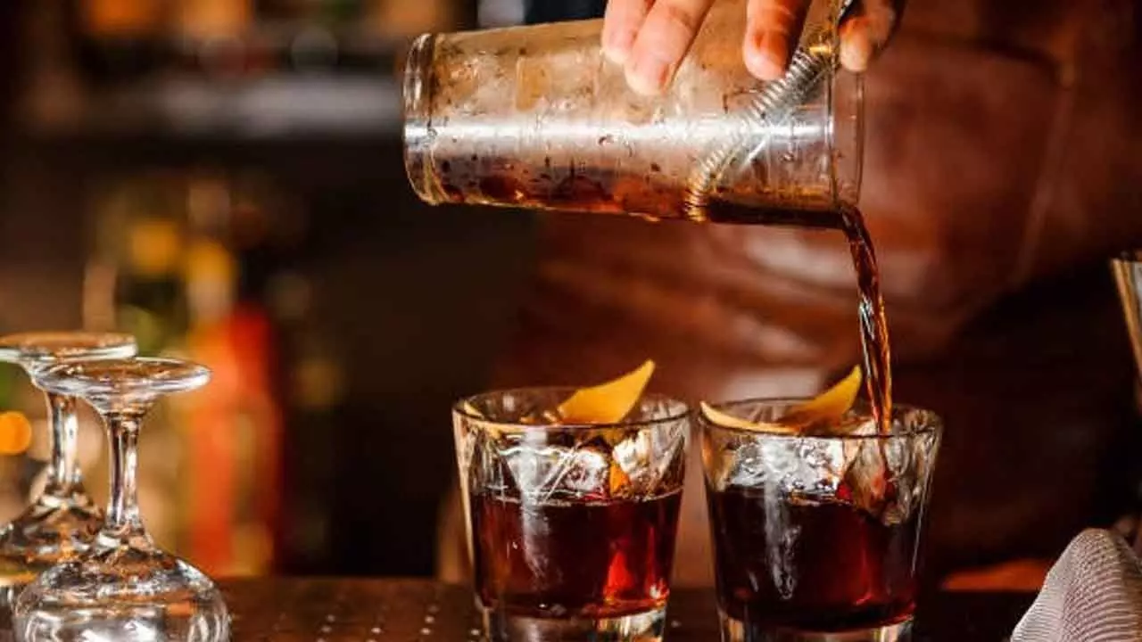 19 bars, restaurants found engaging in ‘unlawful’ activities: Police 19 bars, restaurants found engaging in ‘unlawful’ activities: Police