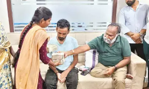 On Rahul Gandhi’s b’day, Jagga Reddy extends `10 lakh assistance to a cancer patient