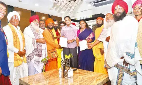 Kavitha pitches for pujas by Banjara priests in Hathiram mutt