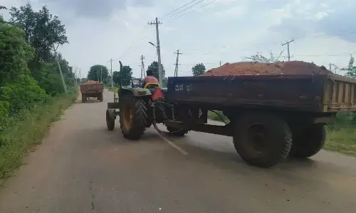 Illegal Soil Excavation in Broad Daylight: Soil Mafia Looting Government Land as Mining Officials Remain Silent