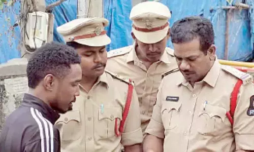 Police conduct cordon and search operations in Tolichowki