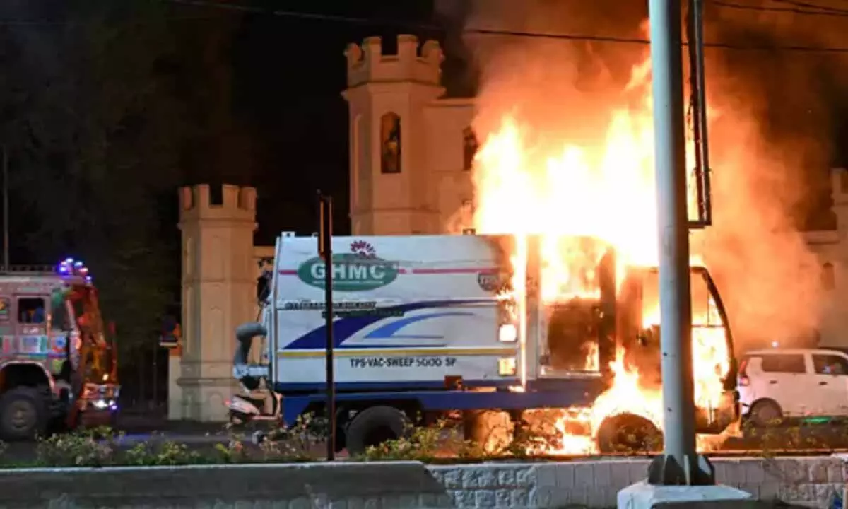 Fire breaks out in a vehicle in Hyderabad, no casualties Fire breaks out in a vehicle in Hyderabad, no casualties