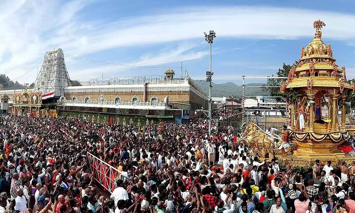 Tirumala sees huge crowds amid weekend, to take 24 hours for darshans Tirumala sees huge crowds amid weekend, to take 24 hours for darshans