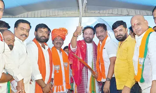 Modi focuses on serving people