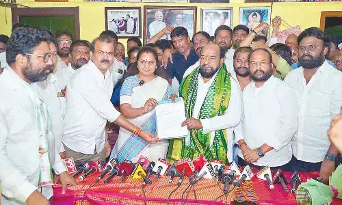 BJP MP Krishnaiah urges BCs to support Kavitha in ‘Rail Roko’