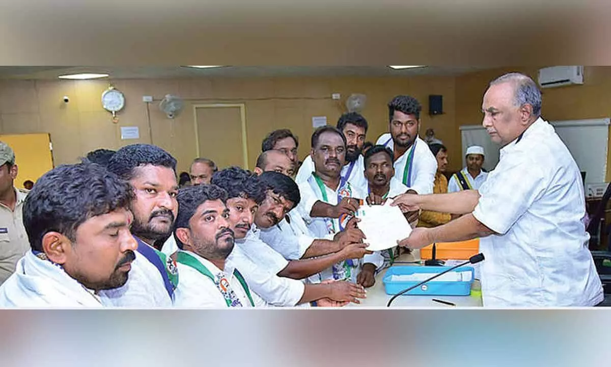 YSRCP stages ‘Yuvatha Poru’ protest, demands job promises fulfillment