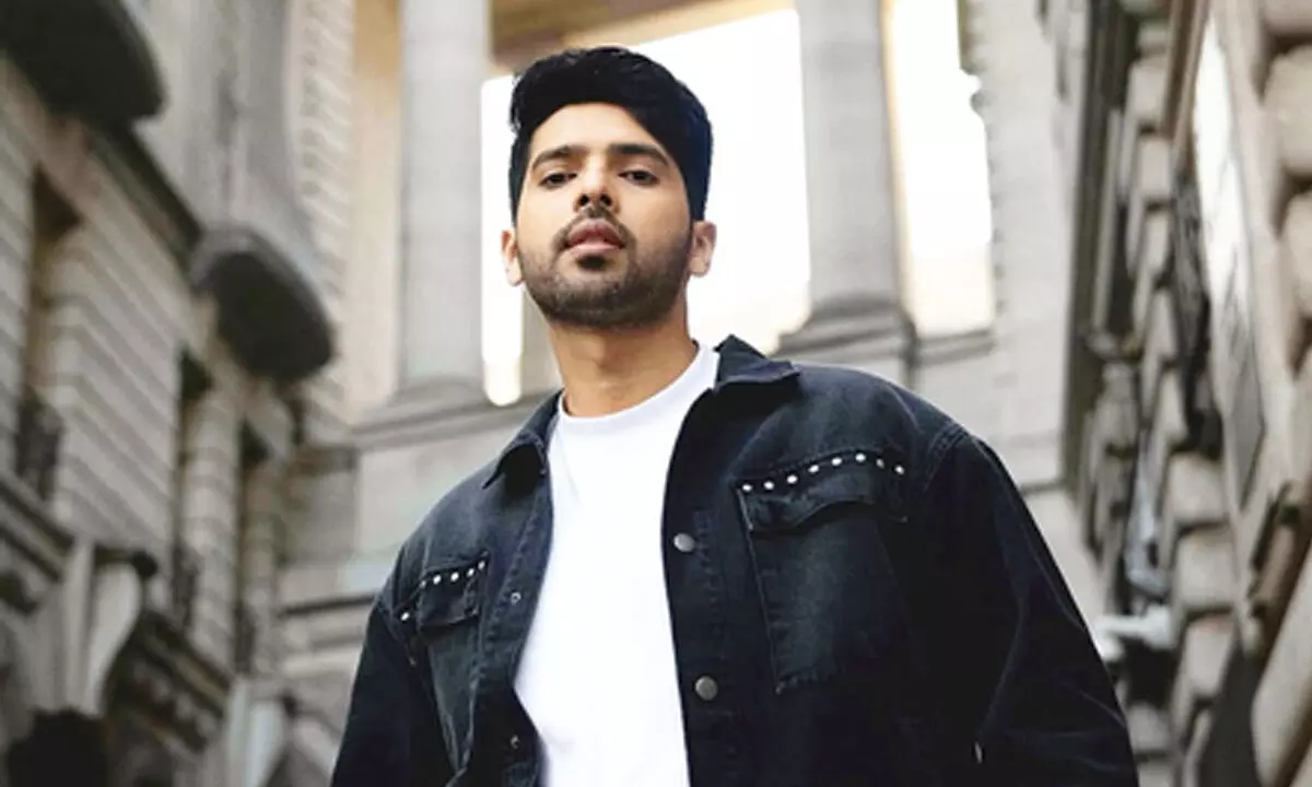 Armaan Malik wins hearts with his dance moves in his latest number Baari Baari’ Armaan Malik wins hearts with his dance moves in his latest number Baari Baari’