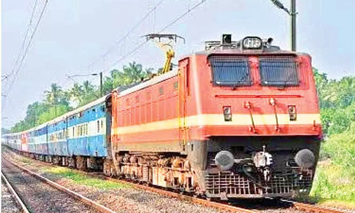 Robbery in Chengalpattu express near Anantapur Robbery in Chengalpattu express near Anantapur