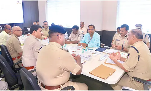 Check ganja smuggling at stations: DGP