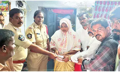 Financial aid of Rs. 21k extended to auto driver’s family by RVJ auto union