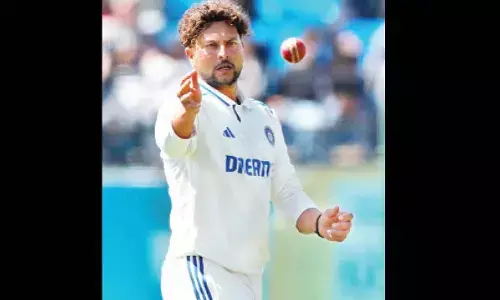 Bring back Kuldeep, drop Shardul for second Test