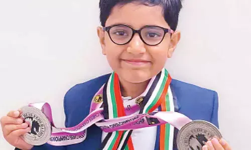 9-yr-old Indian prodigy holds Carlsen to a draw