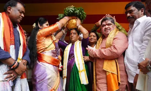 Telanganas Bonalu festival begins amid fanfare