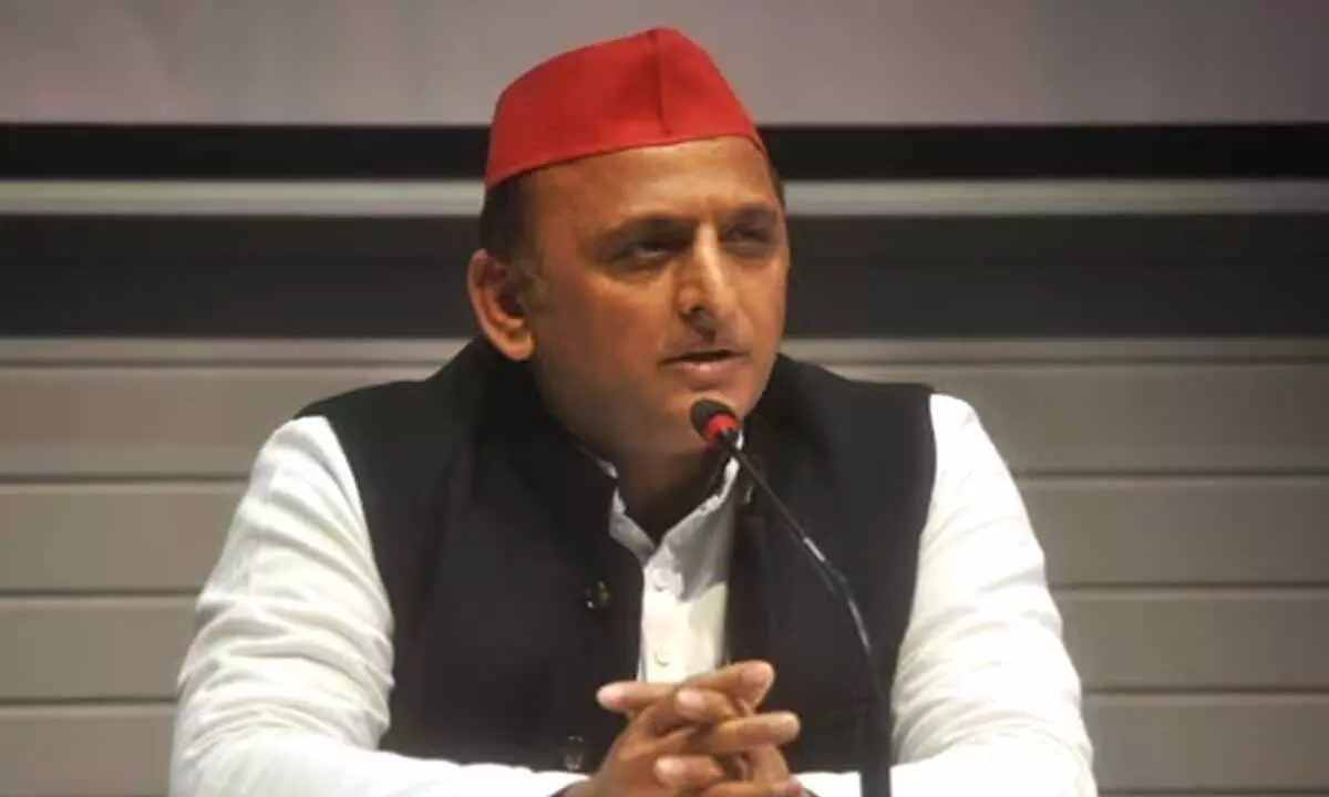 Akhilesh attends blood donation camp on b’day-eve Akhilesh attends blood donation camp on b’day-eve