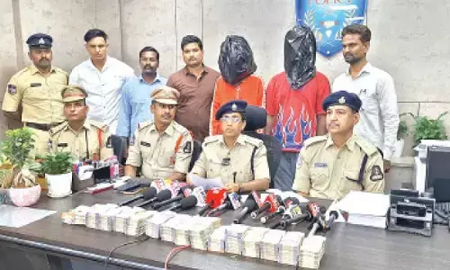 Cops recover stolen amount of `17 lakh in 2 hours