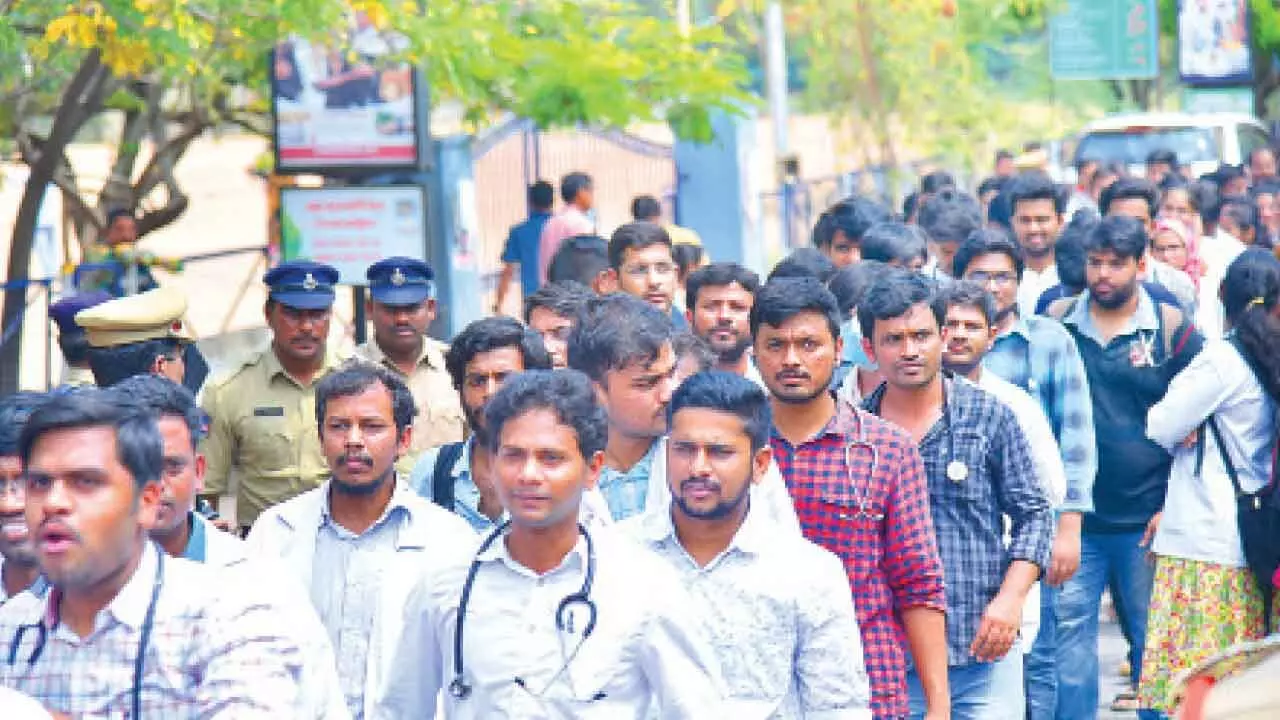 Jr doctors warn of indefinite strike if demands are not met by Monday