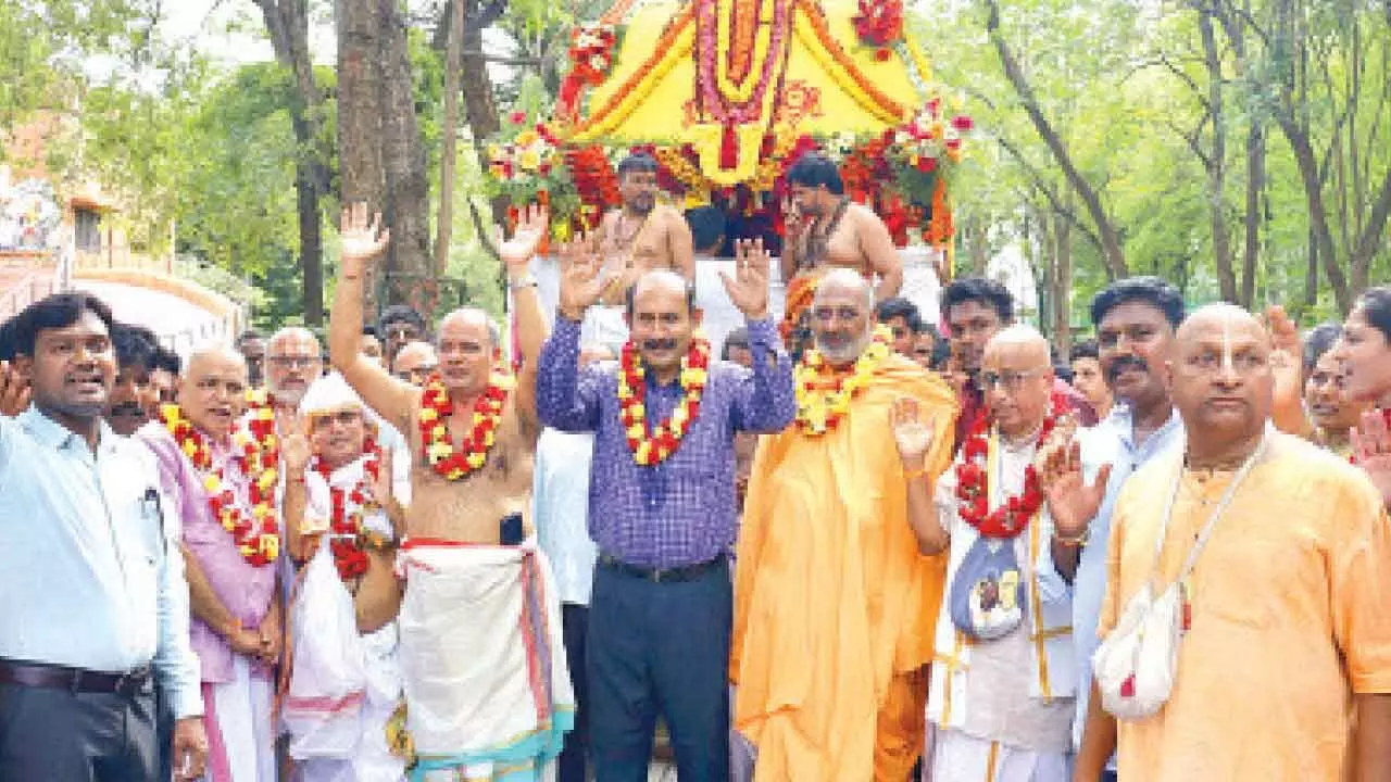 Jagannath Ratha Yatra celebrated with devotion at NSU Jagannath Ratha Yatra celebrated with devotion at NSU