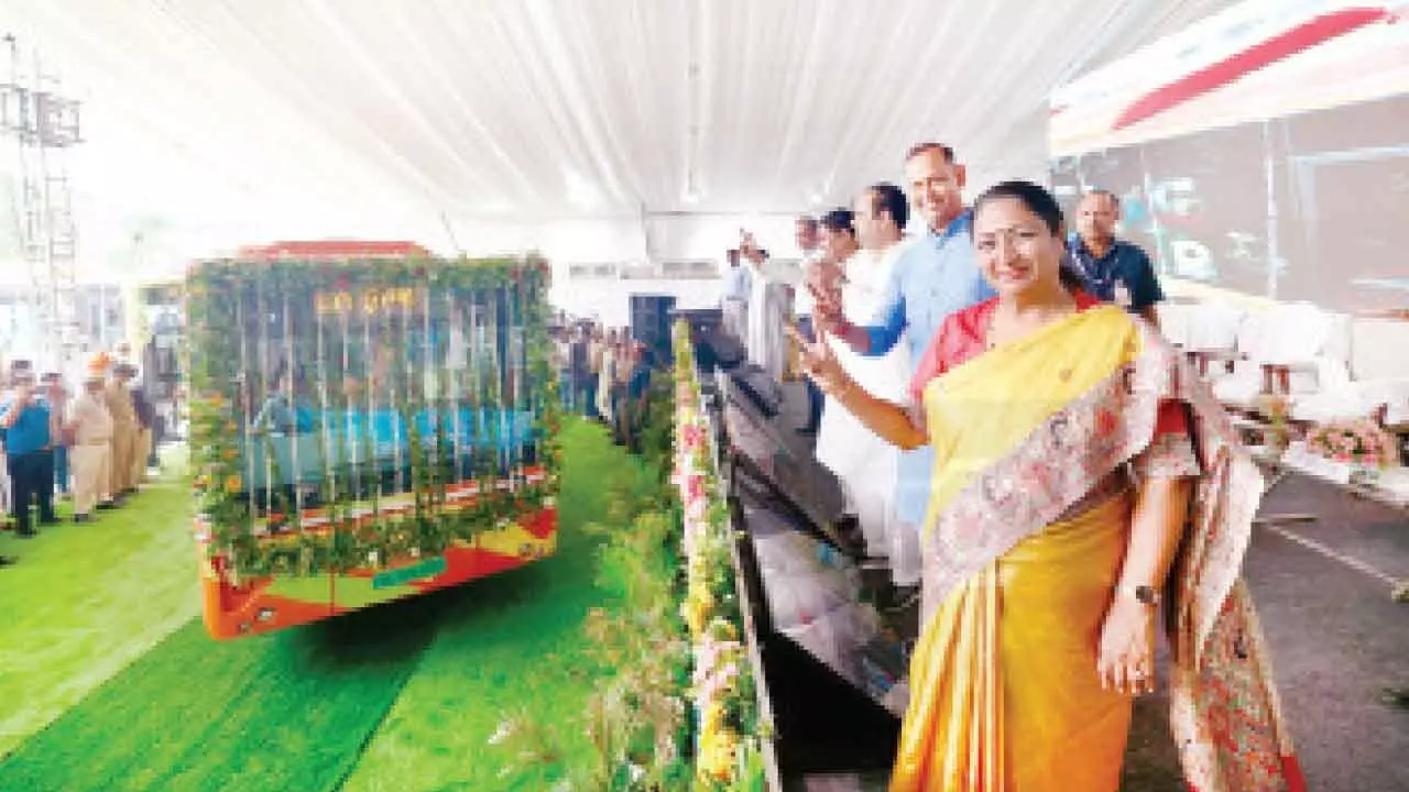 CM flags off 105 new DEVI e-buses, inaugurates Narela depot