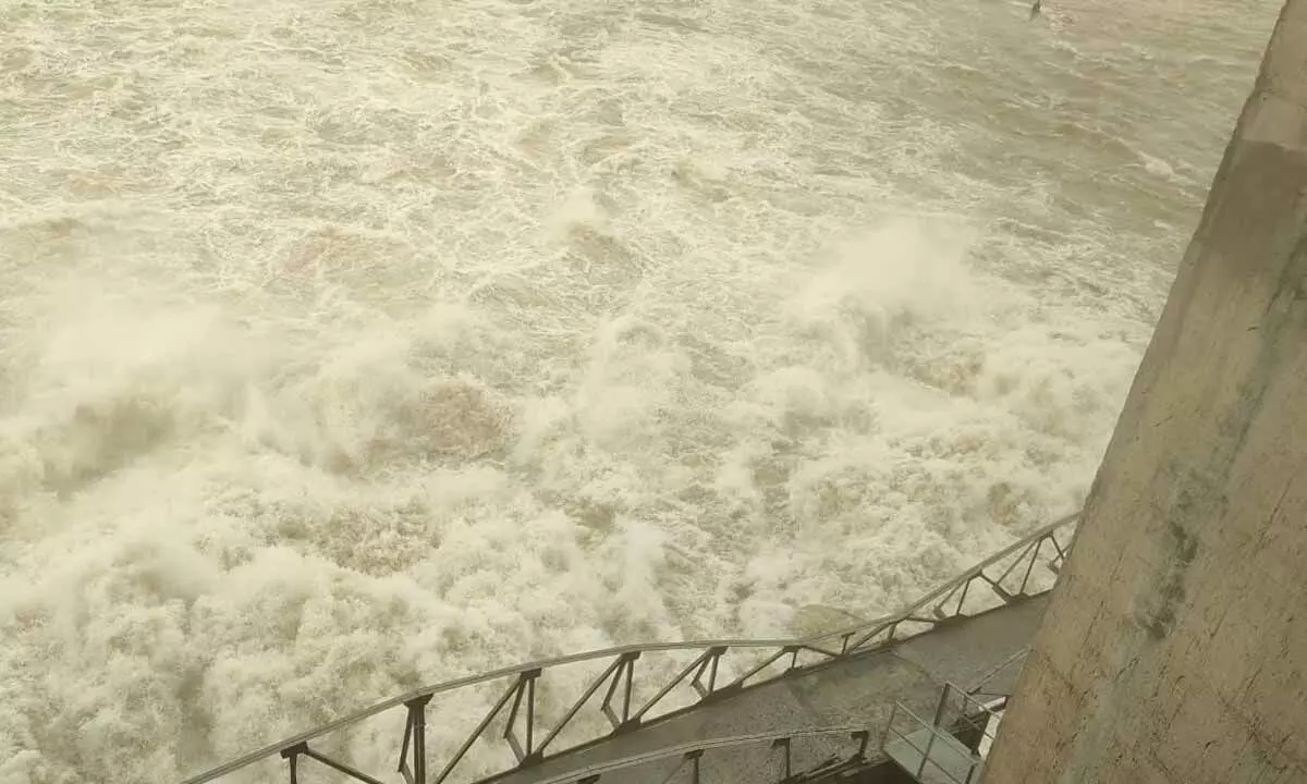 PJP Dam Nearing Capacity with Robust Inflows, Power Generation Steady