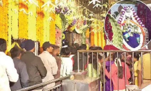 Thousands throng Chamundi Hill for first Ashada Friday darshan