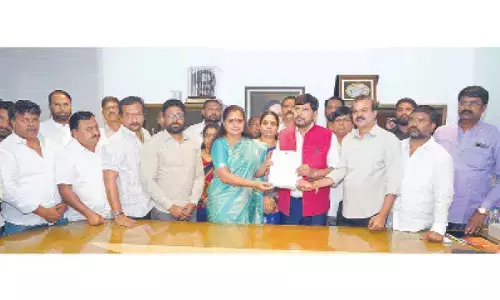 Kavitha holds talks with Union Minister Athawale over 42% BC quota