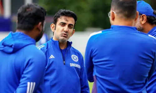 There is a lot of performance pressure on Gautam Gambhir, says Aakash Chopra