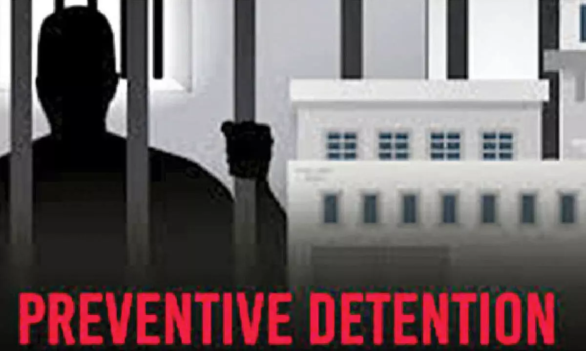 Cong workers gather in front of BJP office to protest, taken into custody